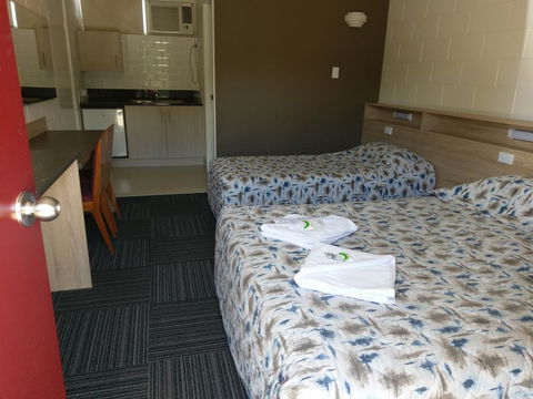 Motel Monaco - Accommodation Burleigh 2