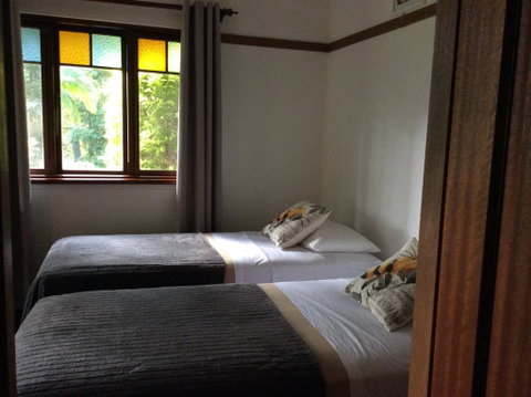 Mount Browne Cottage - Accommodation Burleigh 1
