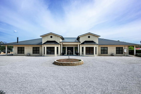 Mudgee Guesthouse - Accommodation Burleigh 0