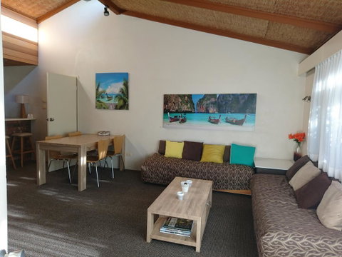 Nautical Owl - Accommodation Burleigh 0