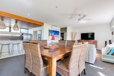 Nautilus Beachfront Villas & Spa - Accommodation Burleigh 2