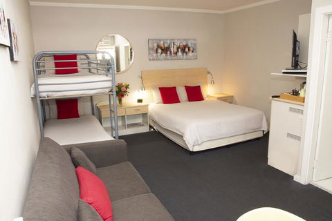 Nebula Motel - Accommodation Burleigh 2