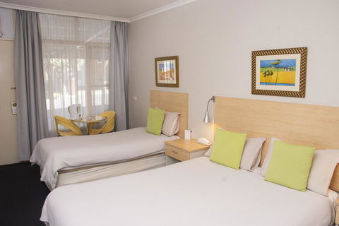 Nebula Motel - Accommodation Burleigh 3