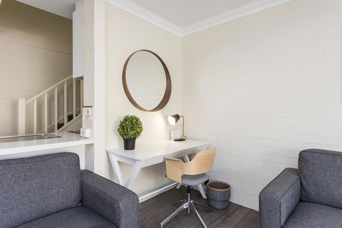 Subiaco Village 30 - Accommodation Burleigh 3