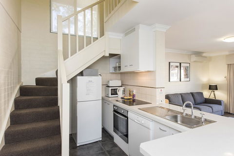 Subiaco Village 30 - Accommodation Burleigh 9