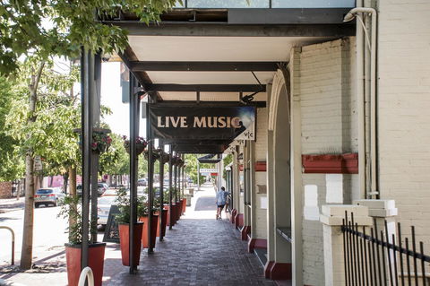 Subiaco Village 30 - Accommodation Burleigh 29