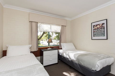 Subiaco Village 30 - Accommodation Burleigh 19