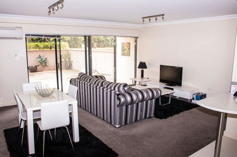 Visit Perth Now - Accommodation Burleigh 4
