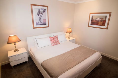Visit Perth Now - Accommodation Burleigh 1