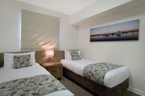 Broadwater Resort Como - Accommodation Burleigh 2