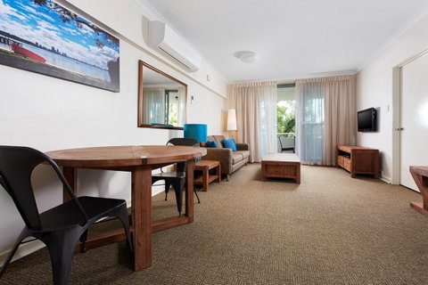 Broadwater Resort Como - Accommodation Burleigh 11