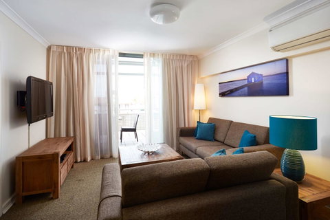 Broadwater Resort Como - Accommodation Burleigh 24