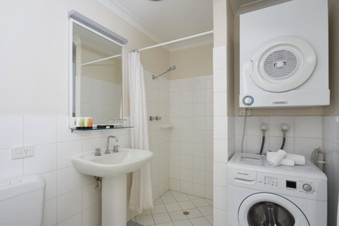 Broadwater Resort Como - Accommodation Burleigh 8