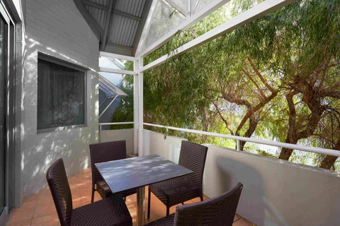 Broadwater Resort Como - Accommodation Burleigh 14
