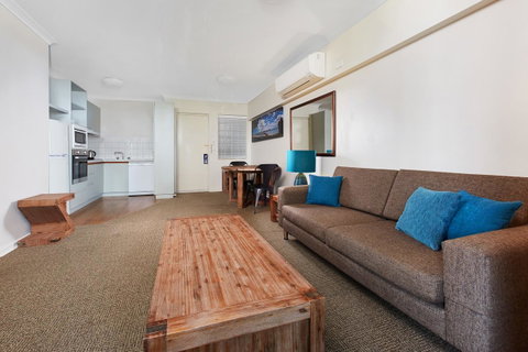 Broadwater Resort Como - Accommodation Burleigh 12
