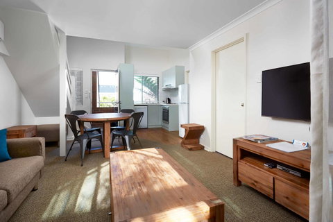 Broadwater Resort Como - Accommodation Burleigh 13