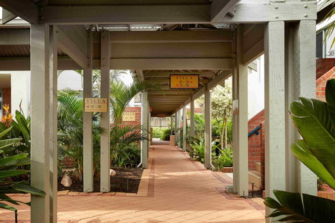 Broadwater Resort Como - Accommodation Burleigh 25