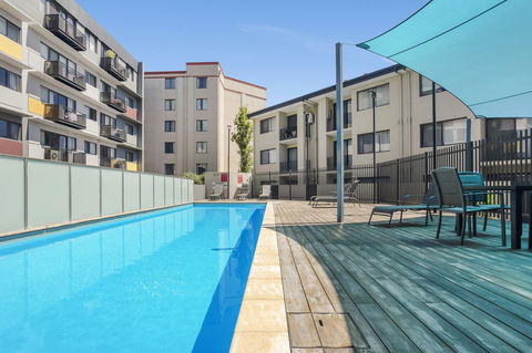 6 Executive Eastside Parking, Gym & Pool - Accommodation Burleigh 24