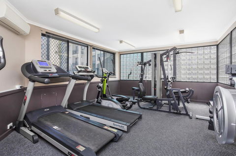 6 Executive Eastside Parking, Gym & Pool - Accommodation Burleigh 21