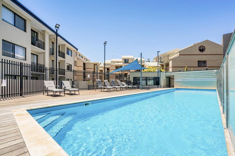 6 Executive Eastside Parking, Gym & Pool - Accommodation Burleigh 35