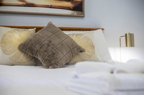 6 Executive Eastside Parking, Gym & Pool - Accommodation Burleigh 3