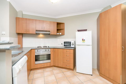 6 Executive Eastside Parking, Gym & Pool - Accommodation Burleigh 28