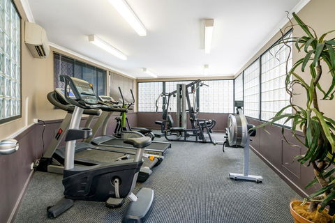 6 Executive Eastside Parking, Gym & Pool - Accommodation Burleigh 36