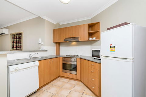 6 Executive Eastside Parking, Gym & Pool - Accommodation Burleigh 27