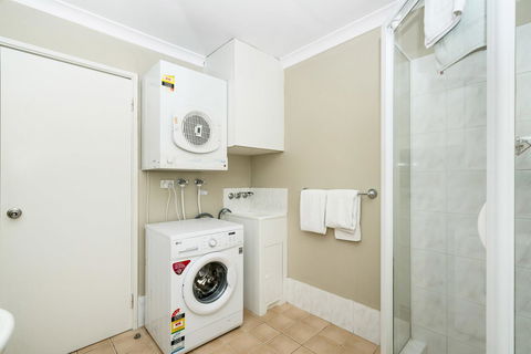 6 Executive Eastside Parking, Gym & Pool - Accommodation Burleigh 30