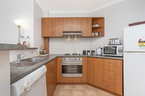 6 Executive Eastside Parking, Gym & Pool - Accommodation Burleigh 19
