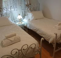 The Cottage on George Street - Accommodation Burleigh