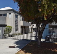 Central Executive Townhouse - Accommodation Burleigh