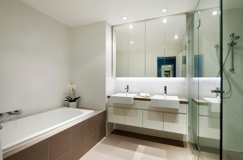 Claremont Quarter Luxury Apartment - Accommodation Burleigh 7
