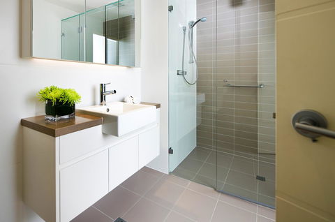 Claremont Quarter Luxury Apartment - Accommodation Burleigh 9