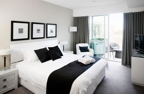 Claremont Quarter Luxury Apartment - Accommodation Burleigh 2