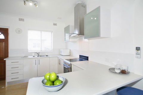 Summer Breeze - Holiday Or Business Apartment - Accommodation Burleigh 4