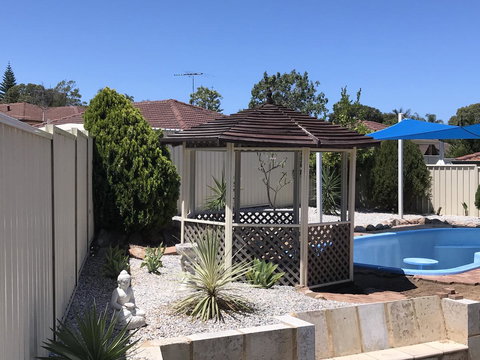 Blue Lake Family Retreat - Accommodation Burleigh 5