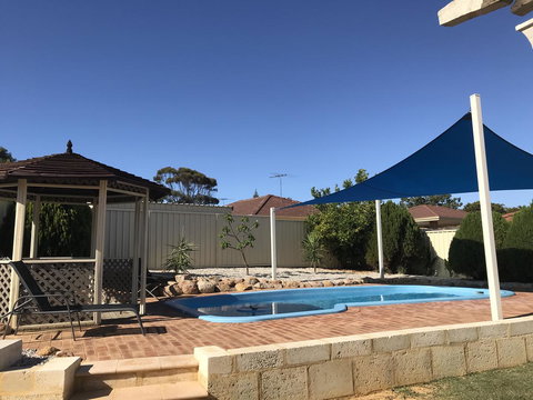 Blue Lake Family Retreat - Accommodation Burleigh 3