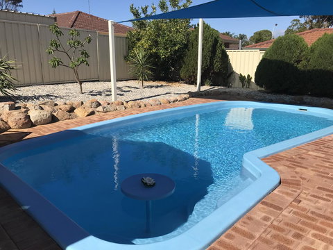 Blue Lake Family Retreat - Accommodation Burleigh 1