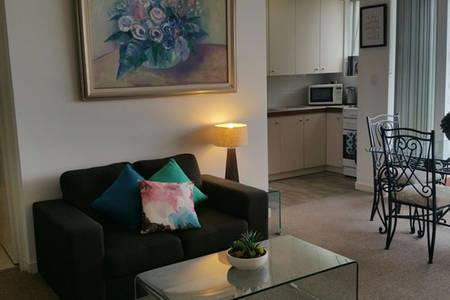High Tor - Accommodation Burleigh 15