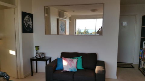 High Tor - Accommodation Burleigh 9