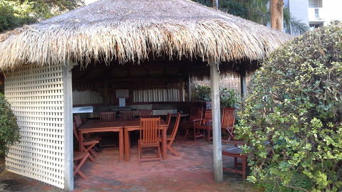 High Tor - Accommodation Burleigh 23