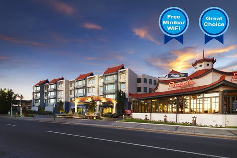 Pagoda Resort & Spa - Accommodation Burleigh 0