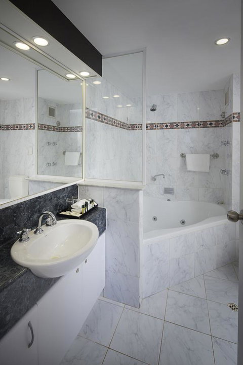 Pagoda Resort & Spa - Accommodation Burleigh 33