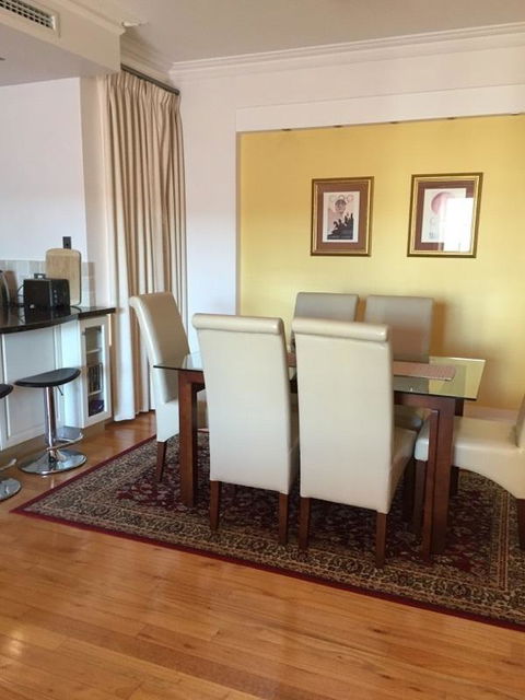 West End District Apartments - Accommodation Burleigh 25