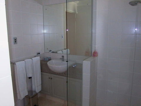 West End District Apartments - Accommodation Burleigh 19