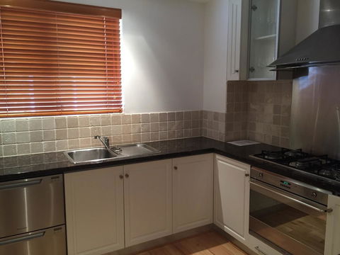 West End District Apartments - Accommodation Burleigh 15