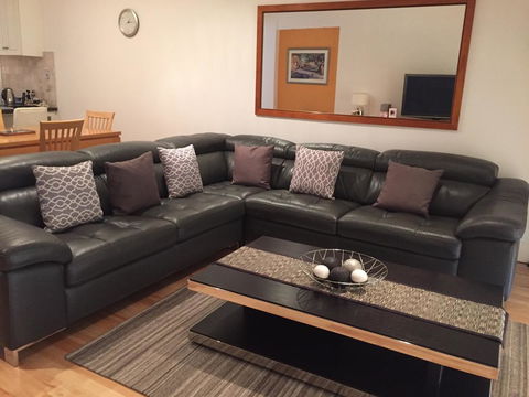 West End District Apartments - Accommodation Burleigh 1