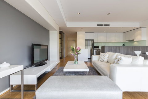 Gallery Serviced Apartments - Accommodation Burleigh 6