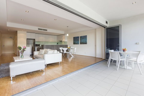 Gallery Serviced Apartments - Accommodation Burleigh 5